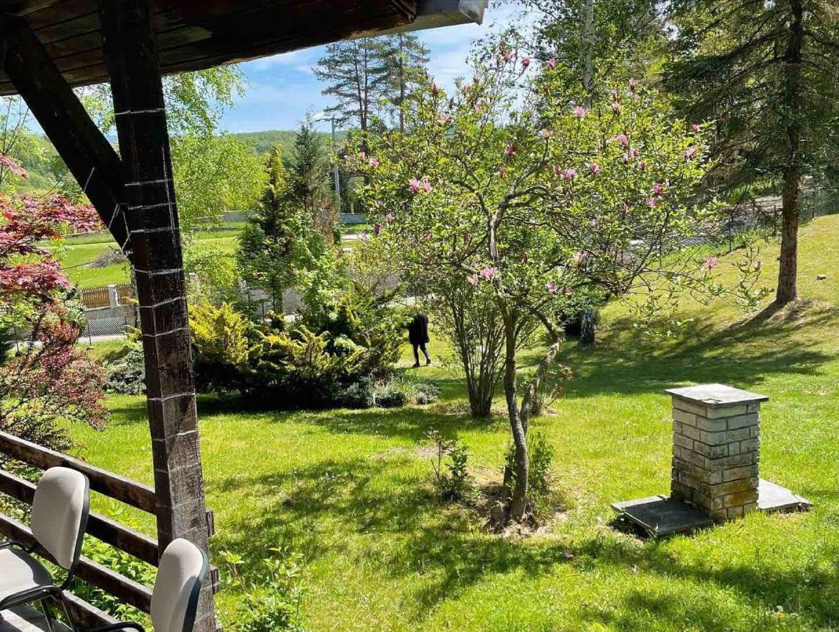 Takovo - Odmor U Selu Villa กอร์นีย์มิลาโนวัซ ภายนอก รูปภาพ