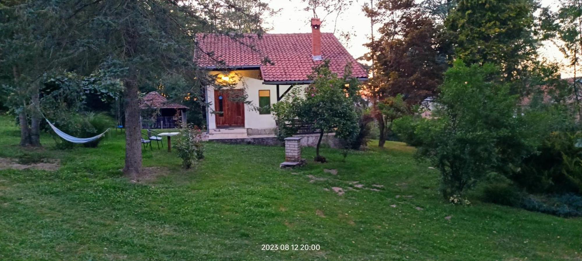 Takovo - Odmor U Selu Villa กอร์นีย์มิลาโนวัซ ภายนอก รูปภาพ